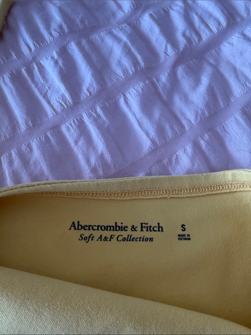 Abercrombie & Fitch Pale Yellow Halter Keyhole Crop Top - Picture 4 of 4